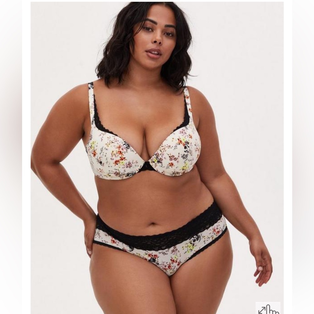 Torrid Curve Plunge Push Up Smooth With Lace Stra… - image 3